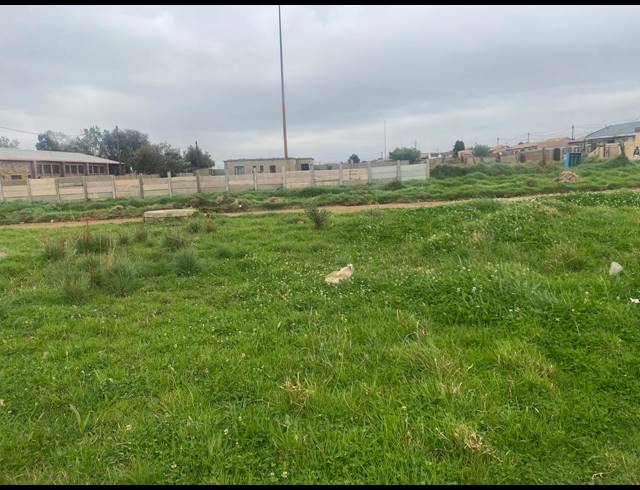 270M² VACANT LAND FOR SALE IN STRETFORD